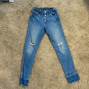 Girls jeans very comfortable and has a cute little heart on the butt pocket!